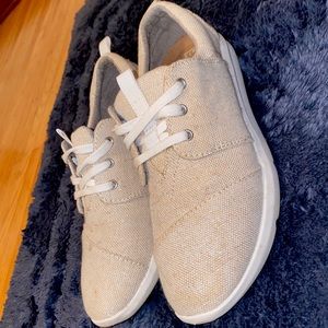 Toms shoes